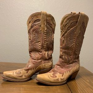 Corral boots